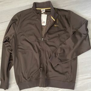 New Nike wind runner